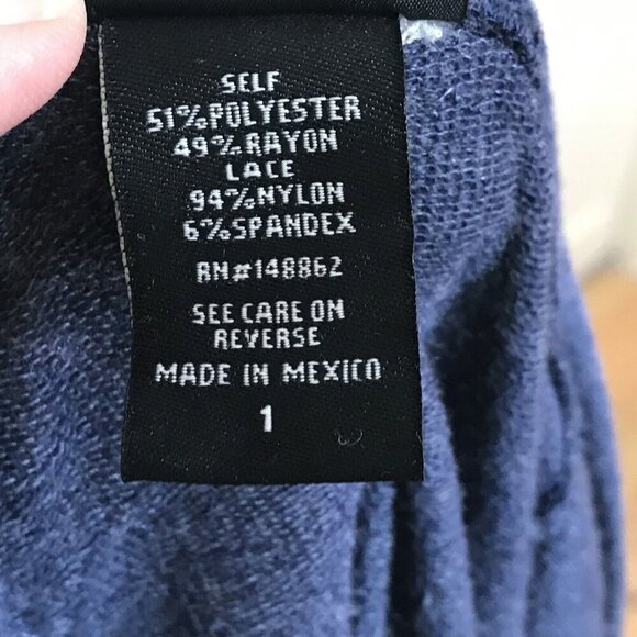 Torrid Womens Size 1 US 1X Lace Overlay Top Hi‎ Lo Blue Raglan Sleeve  Stretch - Picture 7 of 8